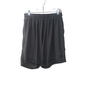 Umbro Gray Knit Athletic Shorts Mens size M Outdoor Gym Sports Pockets
